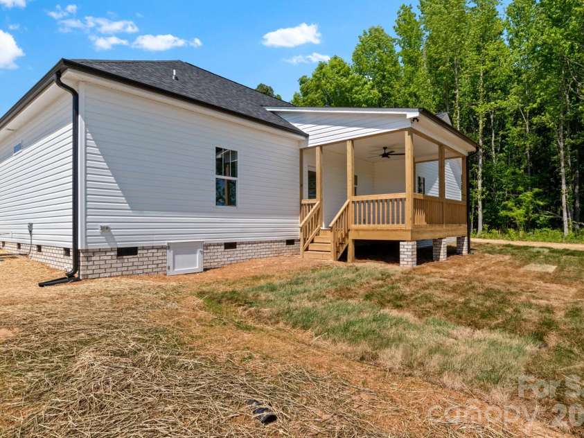 271 Stonybrook Drive, Lexington, NC 27295.  MLS# CAR4368156, YatesRealty ID 10047. 