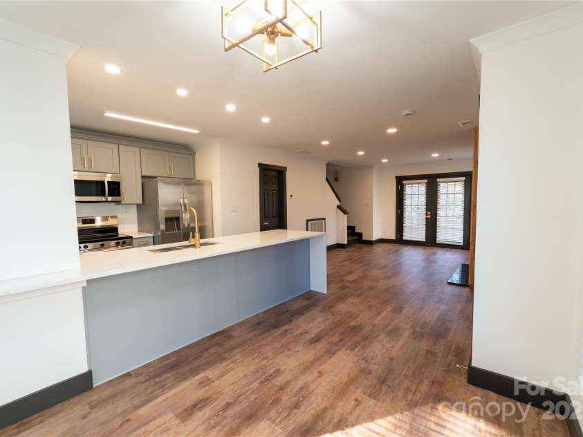 3150 Driftwood Drive, Charlotte, NC 28205.  MLS# CAR4252813, YatesRealty ID 10048. 