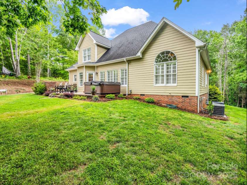 155 Palomino Trail, Rutherfordton, NC 28139.  MLS# CAR4254520, YatesRealty ID 10049. 