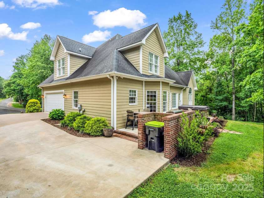 155 Palomino Trail, Rutherfordton, NC 28139.  MLS# CAR4254520, YatesRealty ID 10049. 