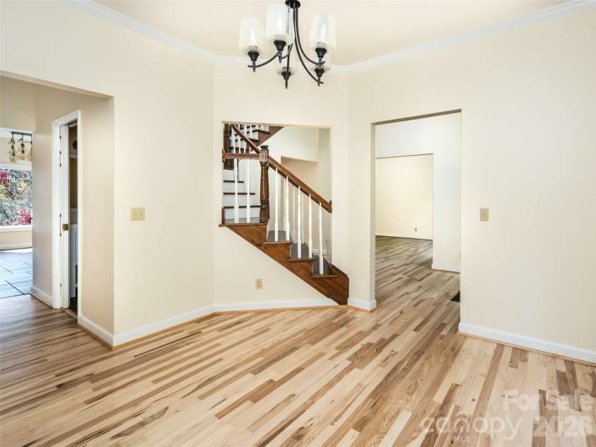 39 Eastmoor Drive, Asheville, NC 28805.  MLS# CAR4368159, YatesRealty ID 10049. 