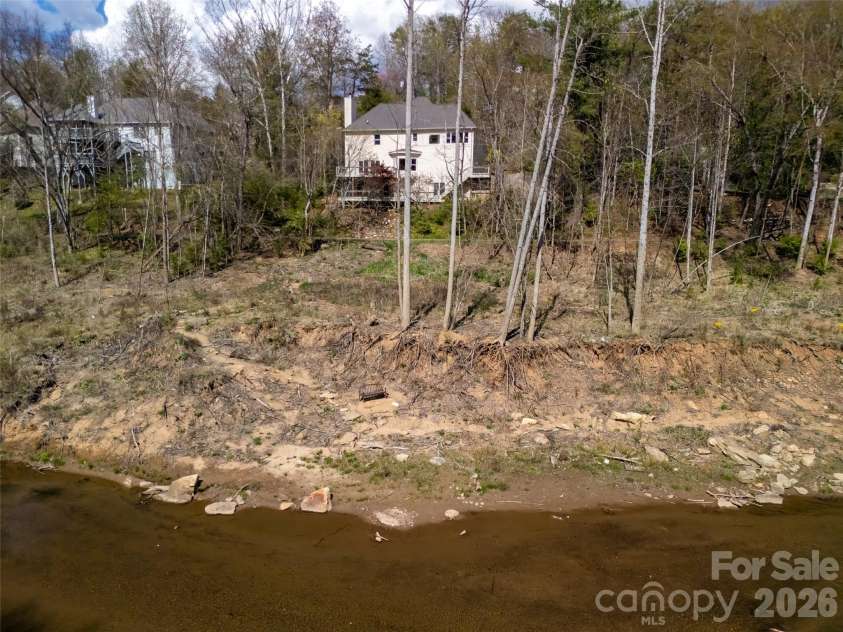 39 Eastmoor Drive, Asheville, NC 28805.  MLS# CAR4368159, YatesRealty ID 10049. 