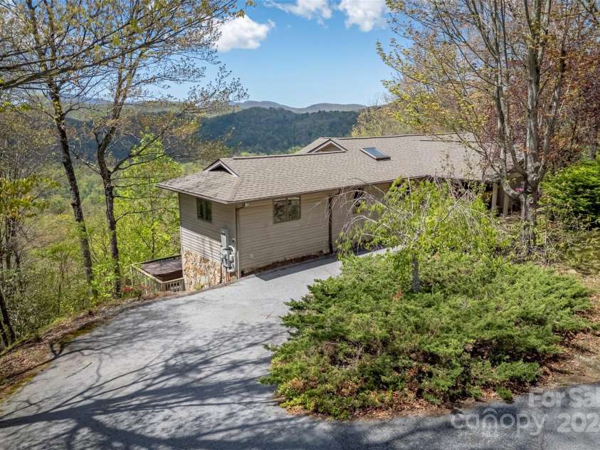 101 Ruffed Grouse Road, Brevard, NC 28712.  MLS# CAR4132421, YatesRealty ID 10050. 