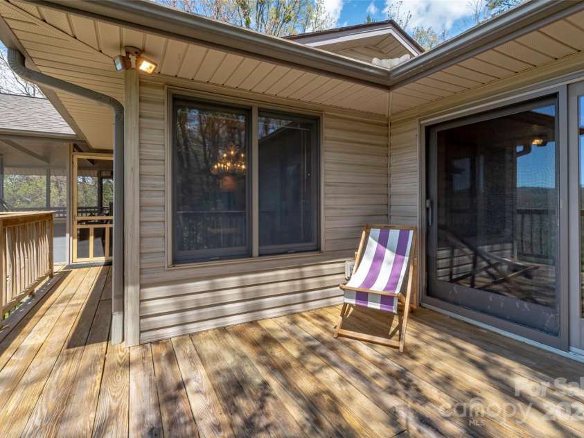101 Ruffed Grouse Road, Brevard, NC 28712.  MLS# CAR4132421, YatesRealty ID 10050. 