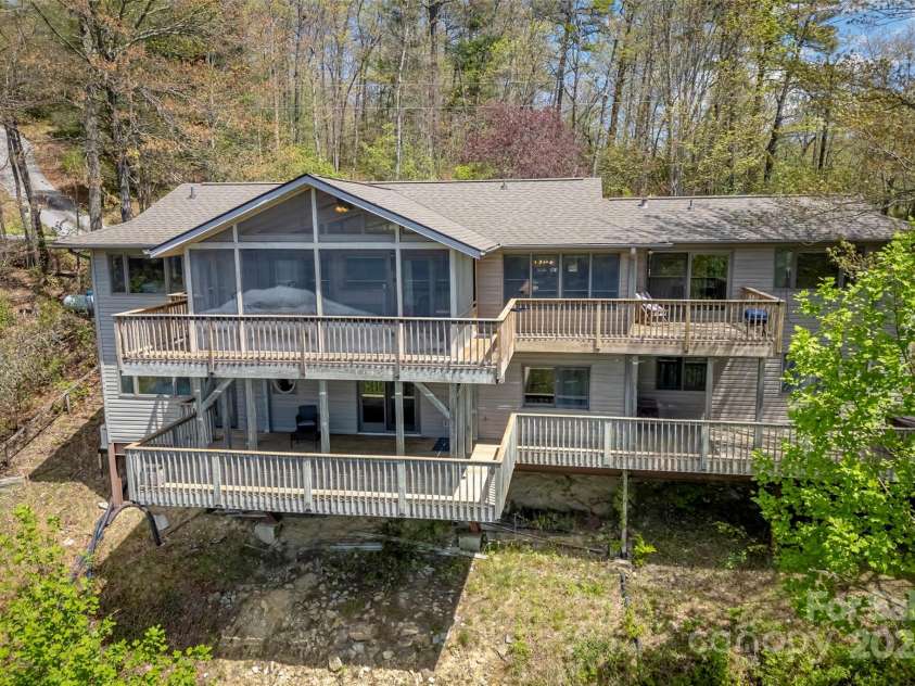 101 Ruffed Grouse Road, Brevard, NC 28712.  MLS# CAR4132421, YatesRealty ID 10050. 