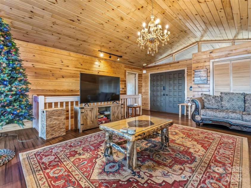 101 Ruffed Grouse Road, Brevard, NC 28712.  MLS# CAR4330338, YatesRealty ID 10050. 