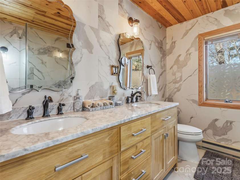 101 Ruffed Grouse Road, Brevard, NC 28712.  MLS# CAR4330338, YatesRealty ID 10050. 