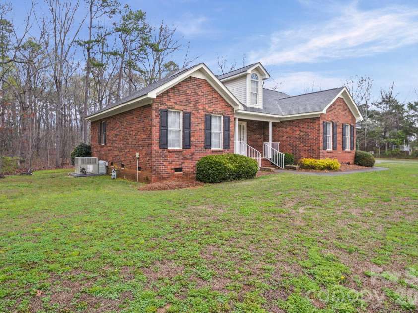410 Elm Street, Wingate, NC 28174.  MLS# CAR4355431, YatesRealty ID 10052. 