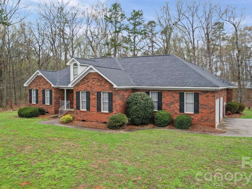 410 Elm Street, Wingate, NC 28174.  MLS# CAR4355431, YatesRealty ID 10052. 