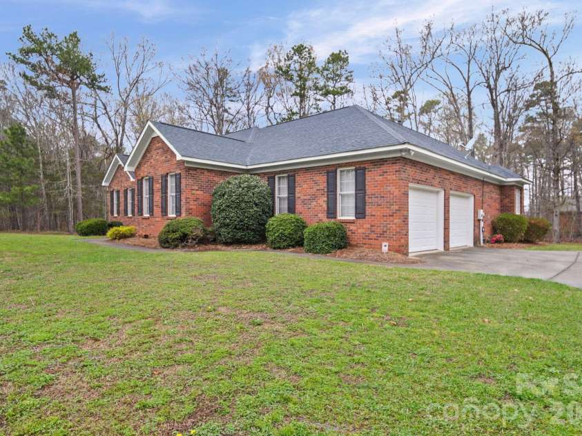 410 Elm Street, Wingate, NC 28174.  MLS# CAR4355431, YatesRealty ID 10052. 
