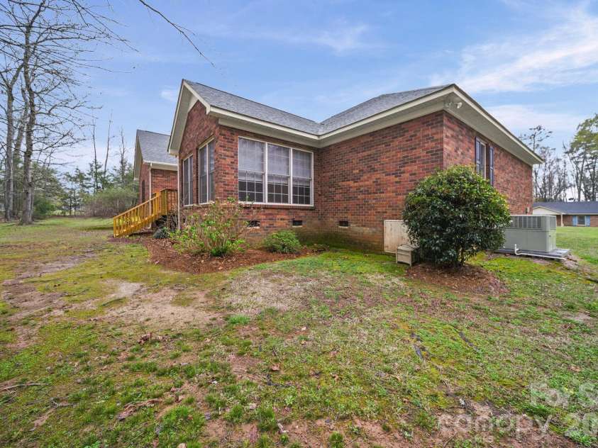 410 Elm Street, Wingate, NC 28174.  MLS# CAR4355431, YatesRealty ID 10052. 