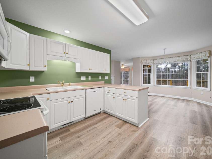 410 Elm Street, Wingate, NC 28174.  MLS# CAR4355431, YatesRealty ID 10052. 