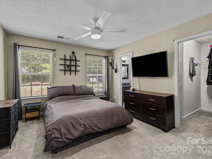 16117 Wrights Ferry Road, Charlotte, NC 28278.  MLS# CAR4251187, YatesRealty ID 10054. 