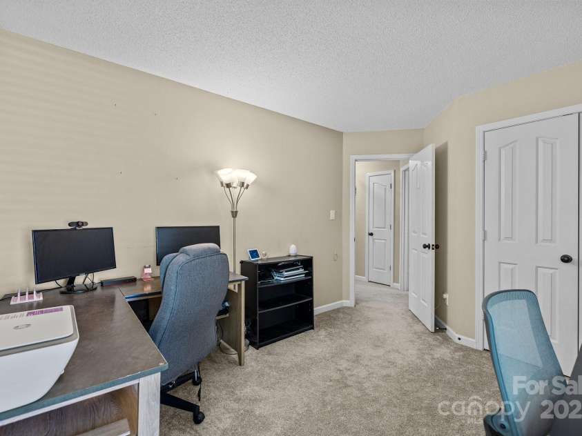 16117 Wrights Ferry Road, Charlotte, NC 28278.  MLS# CAR4251187, YatesRealty ID 10054. 