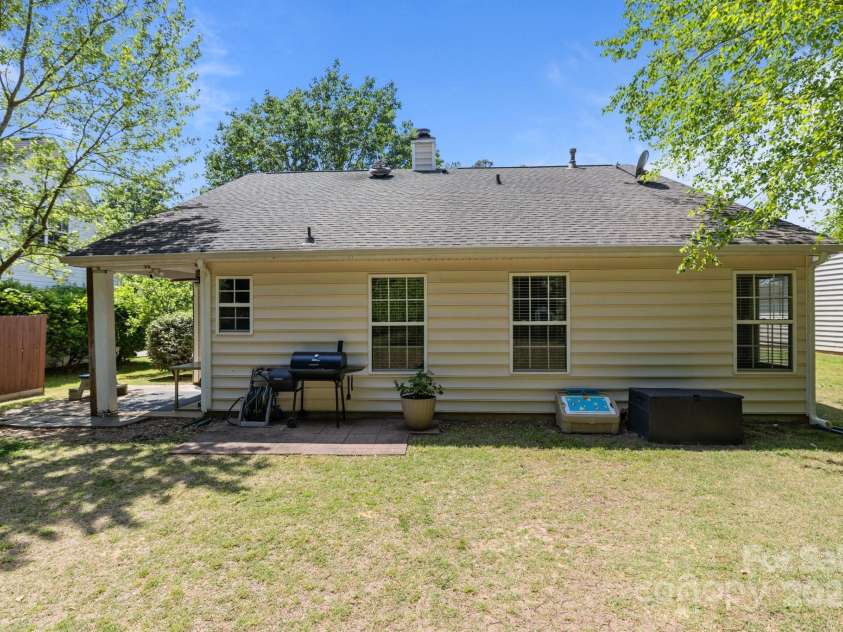 16117 Wrights Ferry Road, Charlotte, NC 28278.  MLS# CAR4251187, YatesRealty ID 10054. 