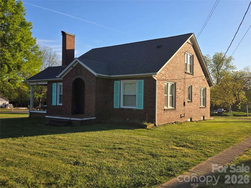 4207 Section House Road, Hickory, NC 28601.  MLS# CAR4367618, YatesRealty ID 10054. 