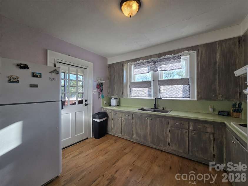 4207 Section House Road, Hickory, NC 28601.  MLS# CAR4367618, YatesRealty ID 10054. 