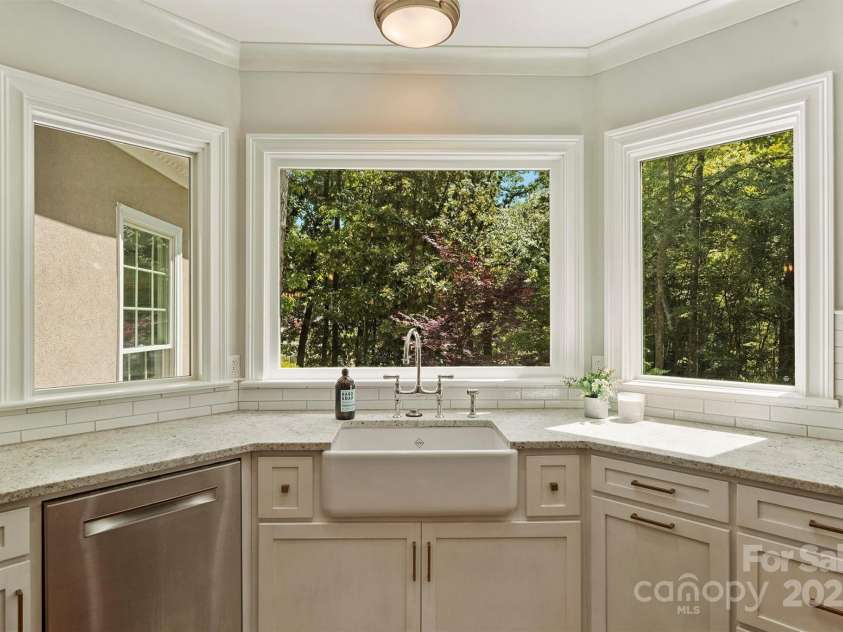 9526 Greyson Ridge Drive, Charlotte, NC 28277.  MLS# CAR4253039, YatesRealty ID 10056. 