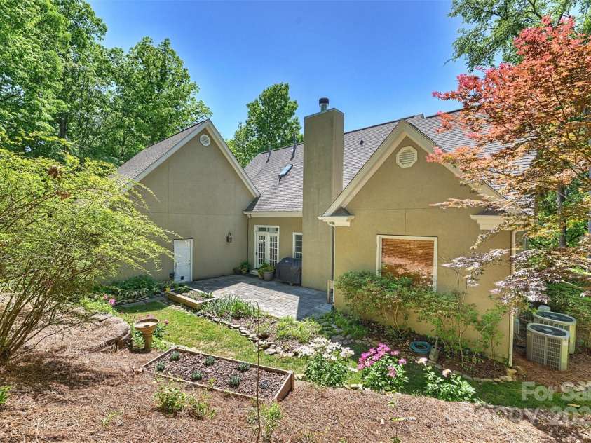 9526 Greyson Ridge Drive, Charlotte, NC 28277.  MLS# CAR4253039, YatesRealty ID 10056. 