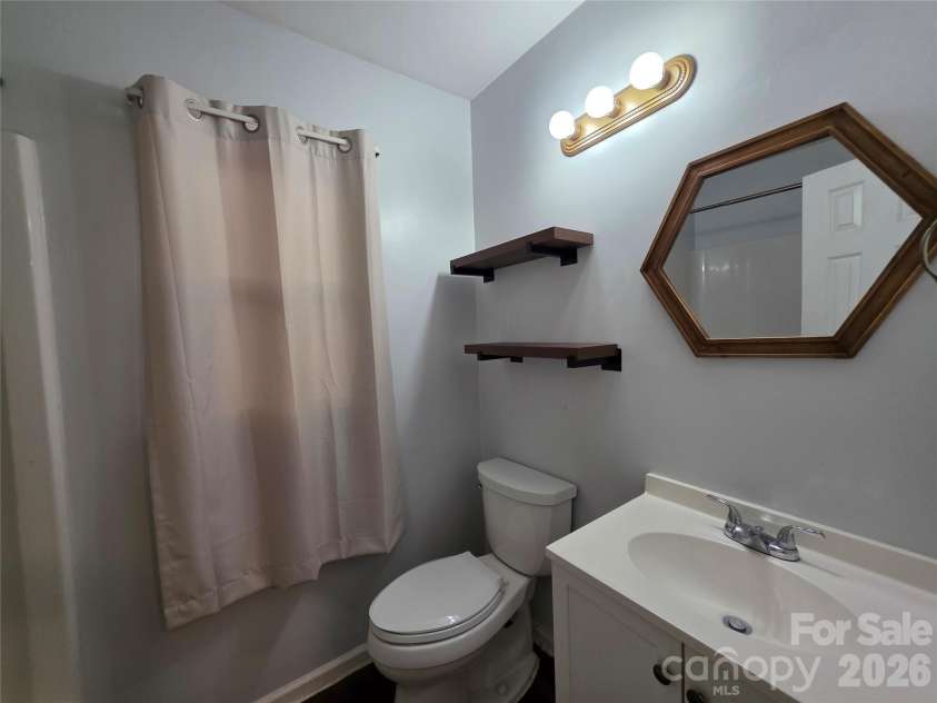 221 Auten Circle, Mount Holly, NC 28120.  MLS# CAR4368237, YatesRealty ID 10057. 
