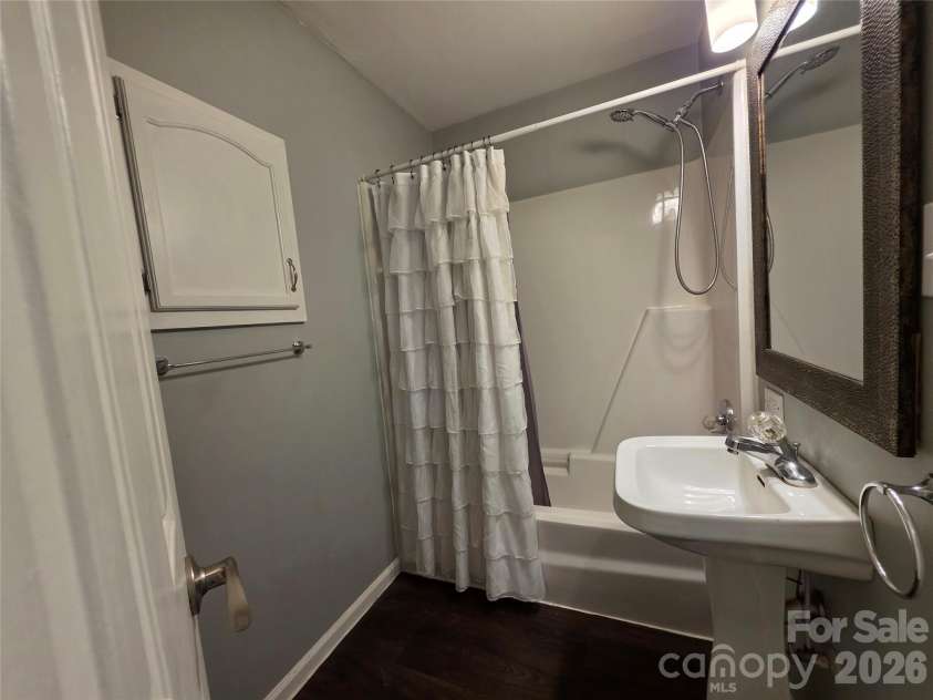 221 Auten Circle, Mount Holly, NC 28120.  MLS# CAR4368237, YatesRealty ID 10057. 