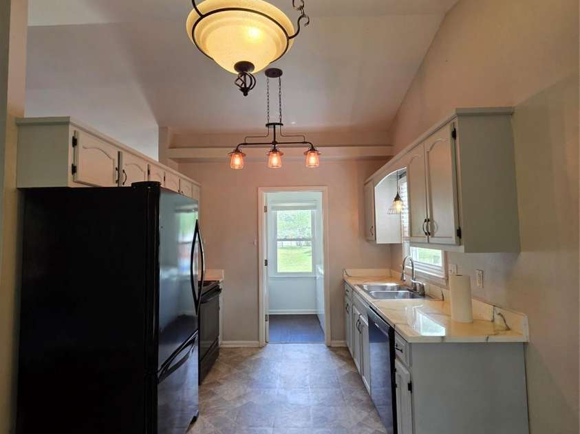 221 Auten Circle, Mount Holly, NC 28120.  MLS# CAR4368237, YatesRealty ID 10057. 