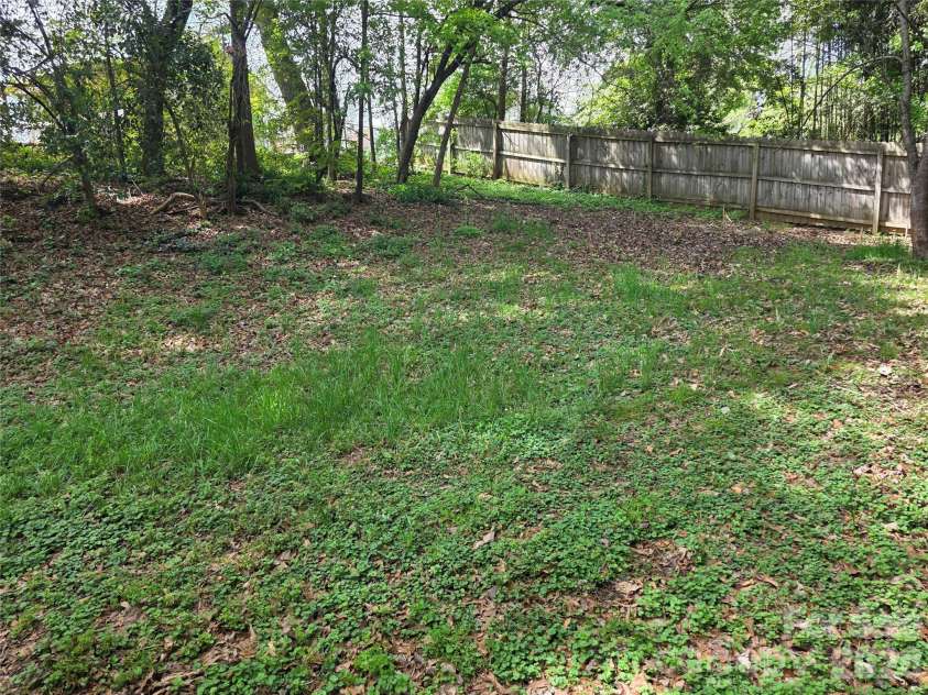 221 Auten Circle, Mount Holly, NC 28120.  MLS# CAR4368237, YatesRealty ID 10057. 