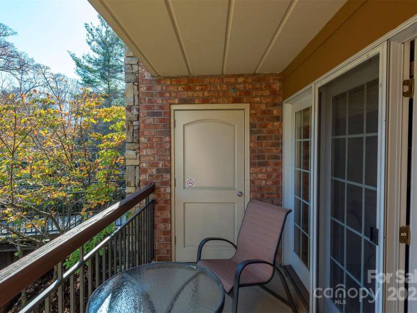 303 Bowling Park Road, Asheville, NC 28803.  MLS# CAR4202731, YatesRealty ID 10057. 
