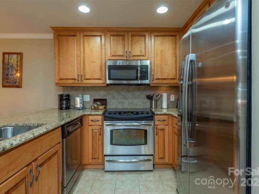 303 Bowling Park Road, Asheville, NC 28803.  MLS# CAR4202731, YatesRealty ID 10057. Don't have what you need? Call the 24/7 concierge service.