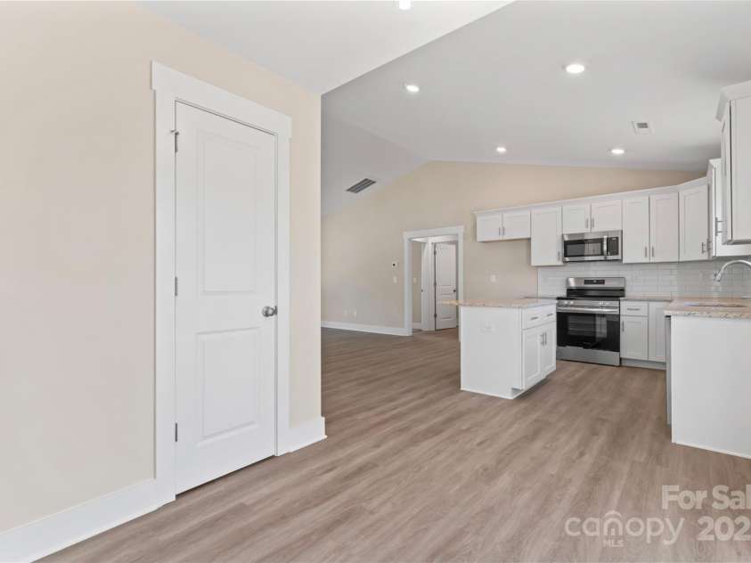 816 Confederate Avenue, Rock Hill, SC 29730.  MLS# CAR4240151, YatesRealty ID 10058. 