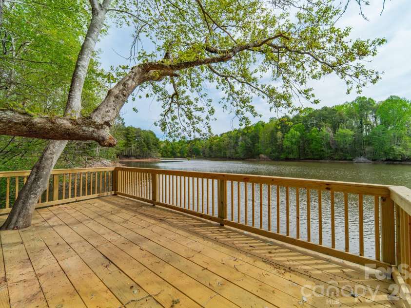 902 Cornelius Road, Mooresville, NC 28117.  MLS# CAR4366793, YatesRealty ID 10058. 