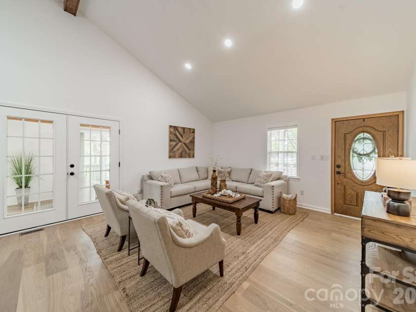 902 Cornelius Road, Mooresville, NC 28117.  MLS# CAR4366793, YatesRealty ID 10058. 