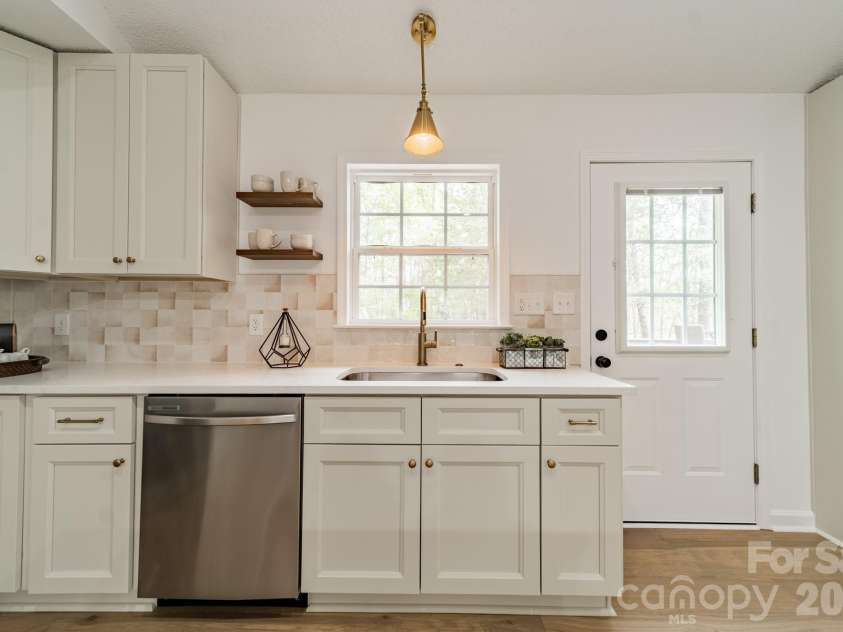 902 Cornelius Road, Mooresville, NC 28117.  MLS# CAR4366793, YatesRealty ID 10058. 
