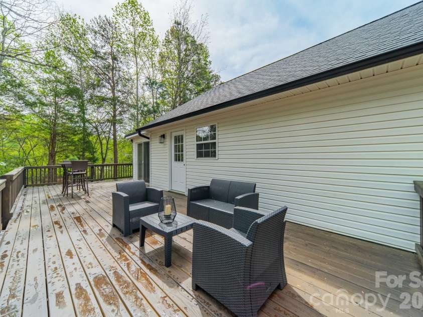 902 Cornelius Road, Mooresville, NC 28117.  MLS# CAR4366793, YatesRealty ID 10058. 