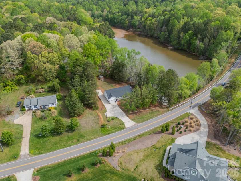 902 Cornelius Road, Mooresville, NC 28117.  MLS# CAR4366793, YatesRealty ID 10058. 