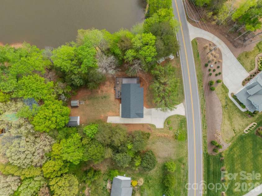 902 Cornelius Road, Mooresville, NC 28117.  MLS# CAR4366793, YatesRealty ID 10058. 