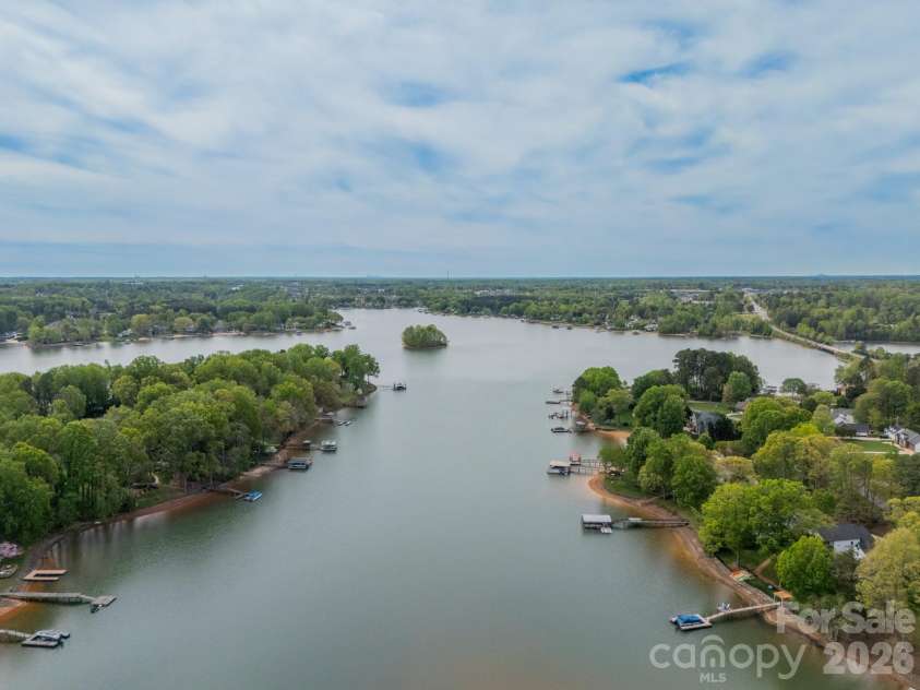 902 Cornelius Road, Mooresville, NC 28117.  MLS# CAR4366793, YatesRealty ID 10058. 