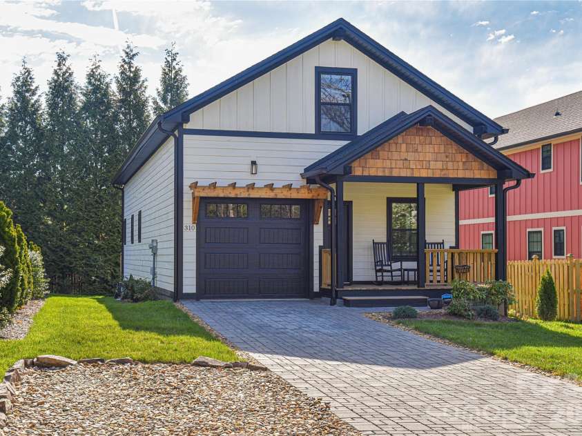 310 Portmanvilla Road, Black Mountain, NC 28711.  MLS# CAR4368197, YatesRealty ID 10059. 