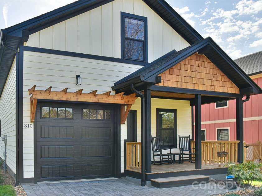 310 Portmanvilla Road, Black Mountain, NC 28711.  MLS# CAR4368197, YatesRealty ID 10059. 