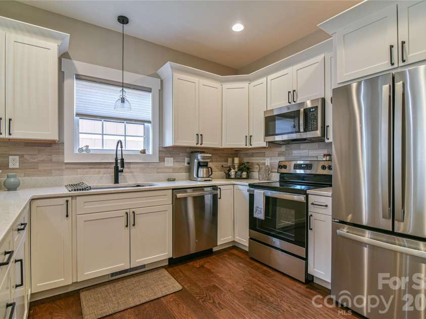 310 Portmanvilla Road, Black Mountain, NC 28711.  MLS# CAR4368197, YatesRealty ID 10059. 