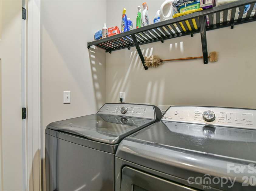 310 Portmanvilla Road, Black Mountain, NC 28711.  MLS# CAR4368197, YatesRealty ID 10059. 