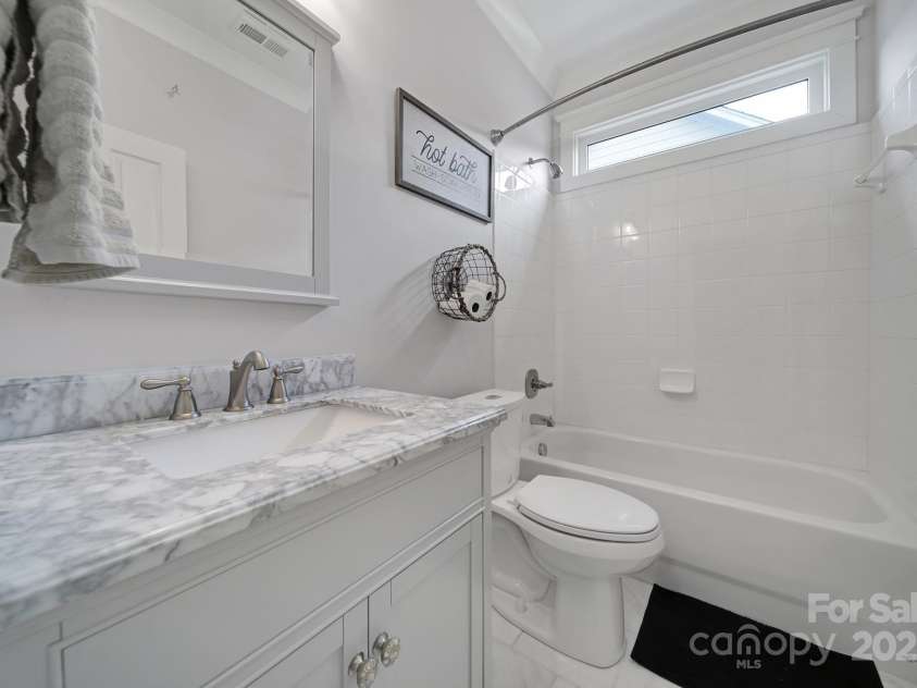 786 Stratford Run Drive, Fort Mill, SC 29708.  MLS# CAR4228939, YatesRealty ID 10059. 