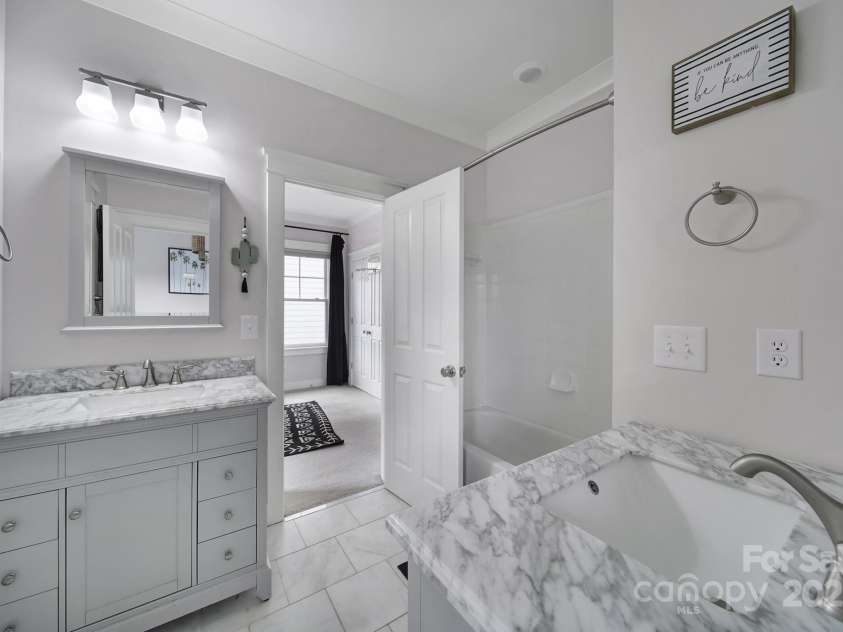 786 Stratford Run Drive, Fort Mill, SC 29708.  MLS# CAR4228939, YatesRealty ID 10059. 