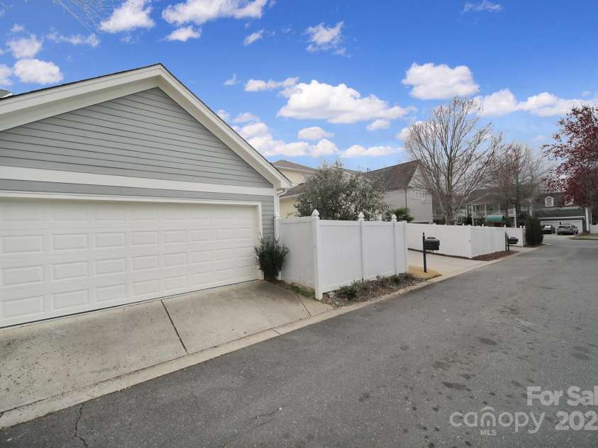 786 Stratford Run Drive, Fort Mill, SC 29708.  MLS# CAR4228939, YatesRealty ID 10059. 