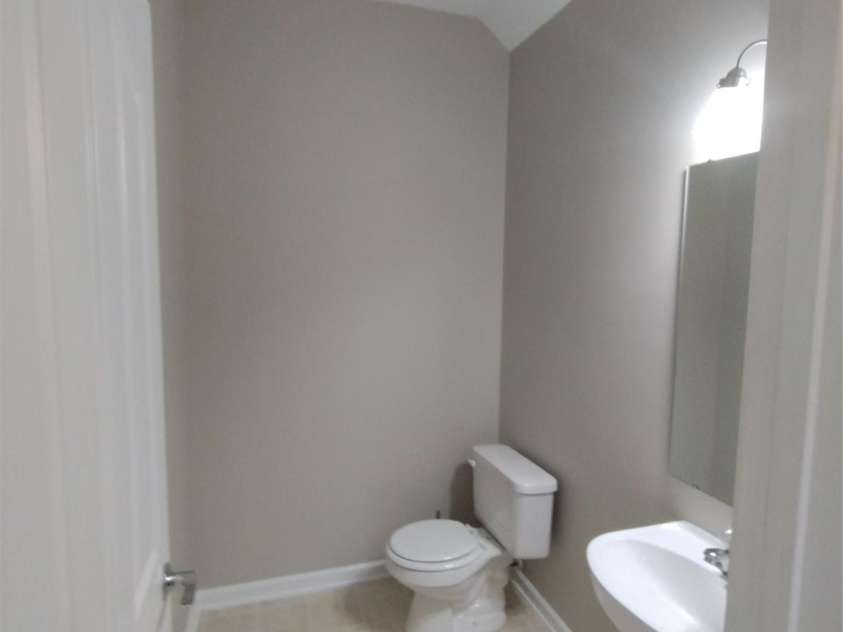 8644 Old Potters Road, Charlotte, NC 28269.  MLS# CAR4290661, YatesRealty ID 1006. Main Level Half Bath