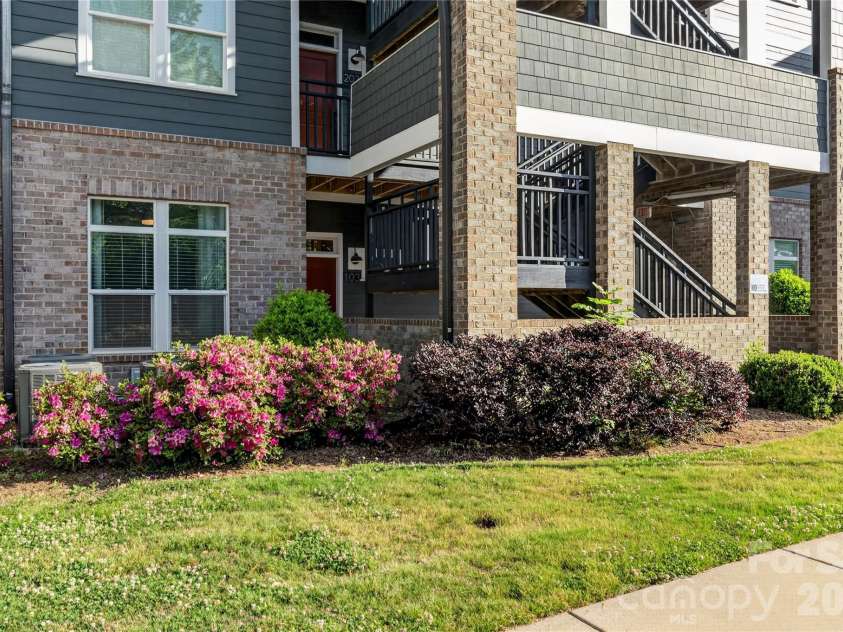 935 Mcalway Road, Charlotte, NC 28211.  MLS# CAR4375115, YatesRealty ID 1006. 