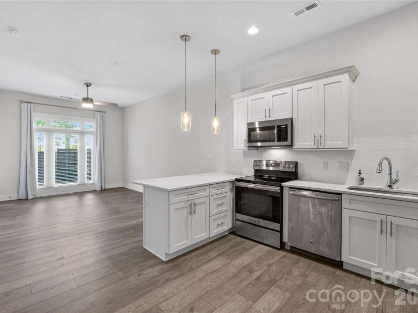 935 Mcalway Road, Charlotte, NC 28211.  MLS# CAR4375115, YatesRealty ID 1006. 