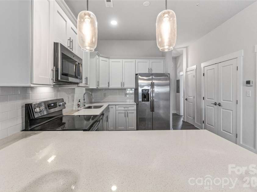 935 Mcalway Road, Charlotte, NC 28211.  MLS# CAR4375115, YatesRealty ID 1006. 