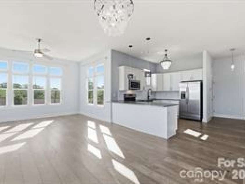 935 Mcalway Road, Charlotte, NC 28211.  MLS# CAR4403948, YatesRealty ID 1006. 