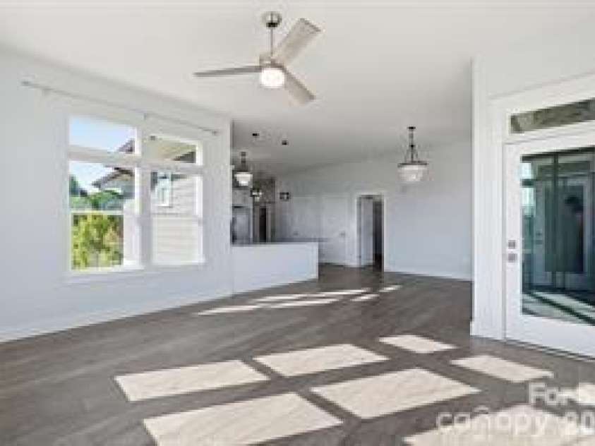 935 Mcalway Road, Charlotte, NC 28211.  MLS# CAR4403948, YatesRealty ID 1006. 